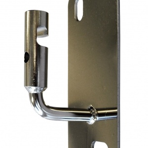 Wall‑Fix leesés elleni rendszer telepítve falszerkezetre, rozsdamentes acél kikötési ponttal.